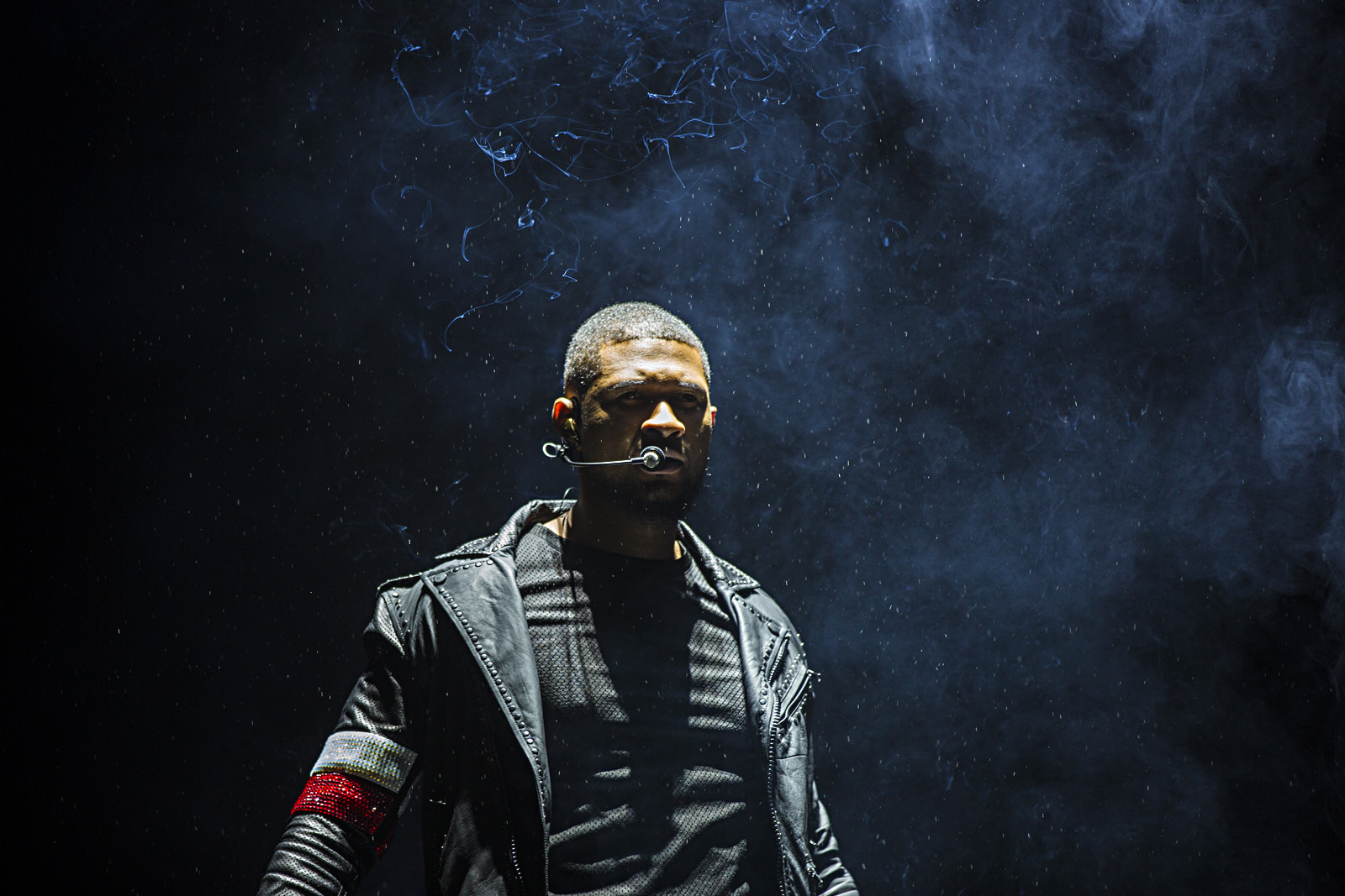 Usher, Forum